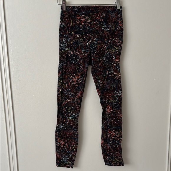 Lululemon 6 Align Multicolor Abstract Print Leggings - Picture 3 of 9